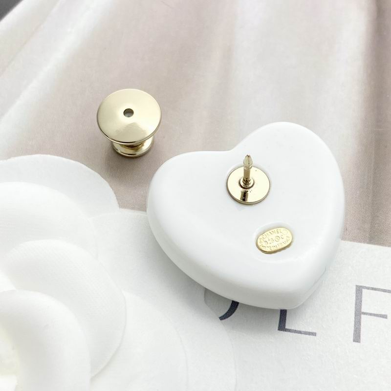 Chanel Brooch 10yxx01 (8)