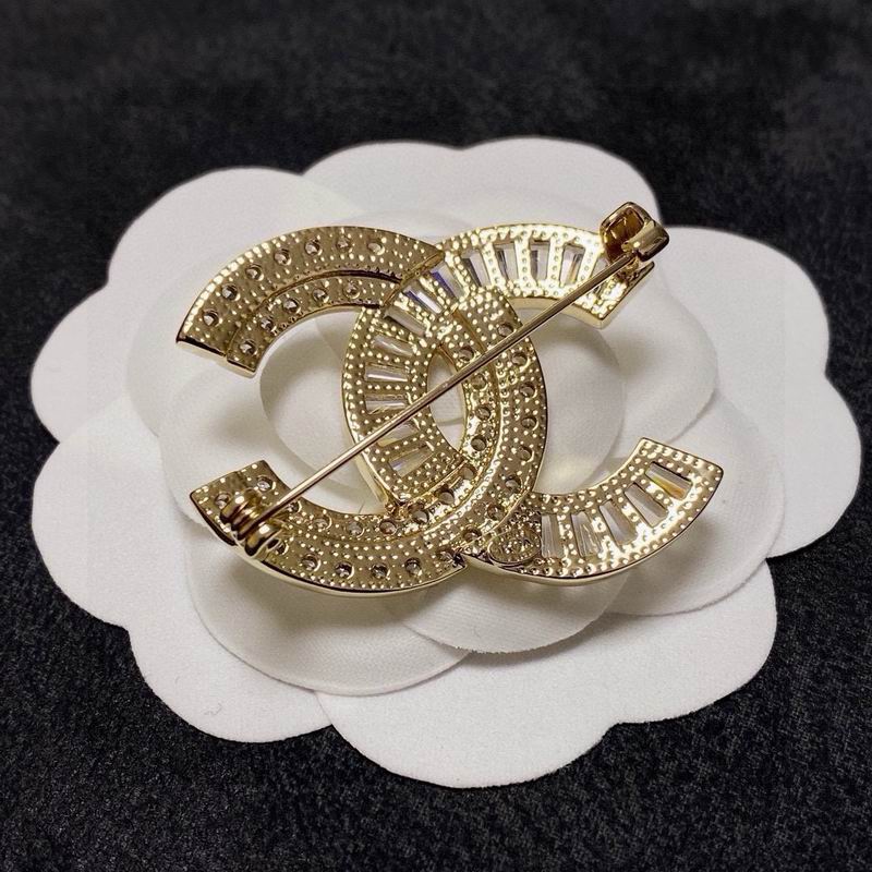 Chanel Brooch 10yxx02 (4)