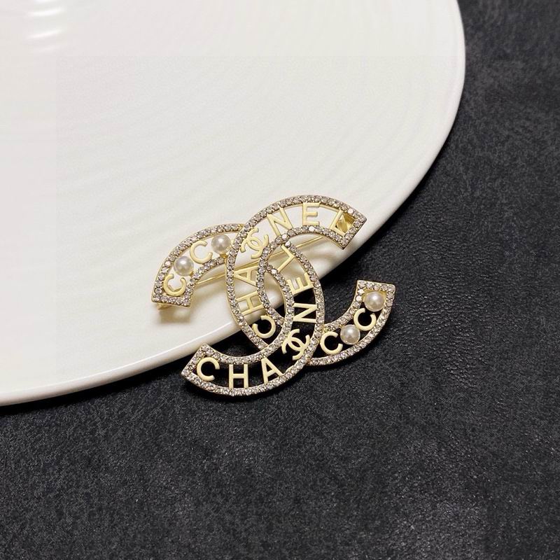 Chanel Brooch 10yxx05 (8)
