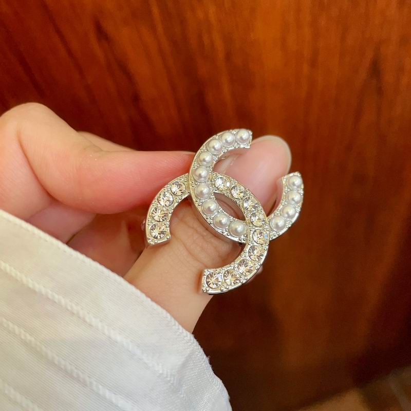 Chanel Brooch 10yxx06 (1)