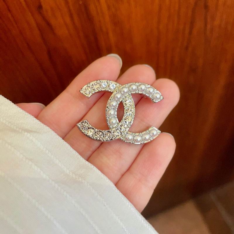 Chanel Brooch 10yxx06 (2)