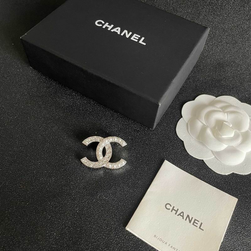 Chanel Brooch 10yxx06 (3)