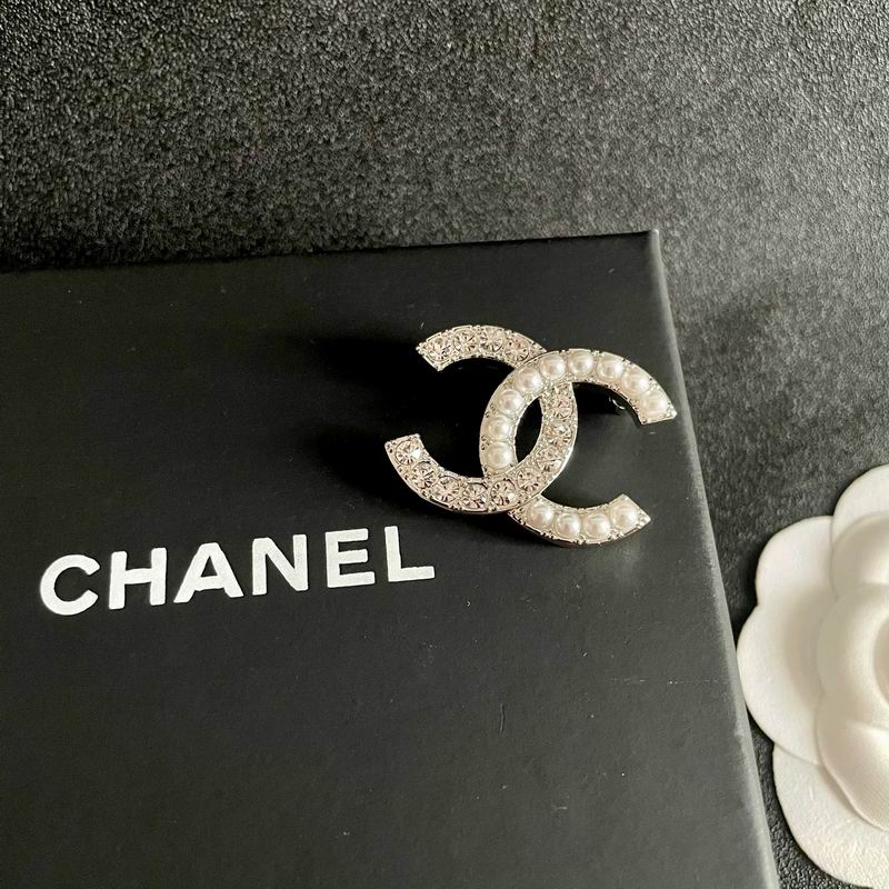 Chanel Brooch 10yxx06 (7)