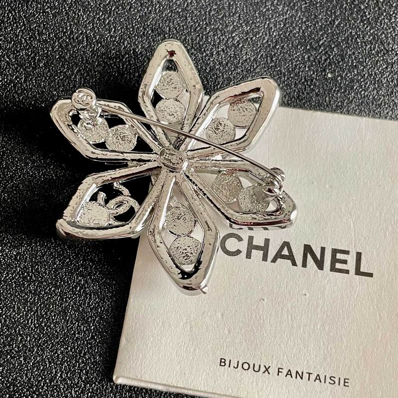 Chanel Brooch 10yxx07 (4)