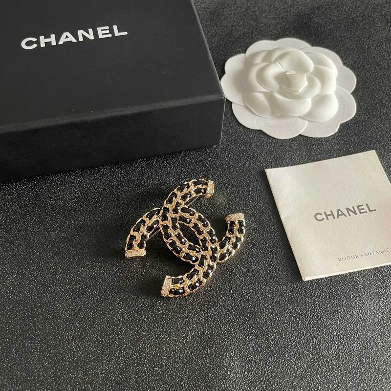 Chanel Brooch 10yxx08 (1)
