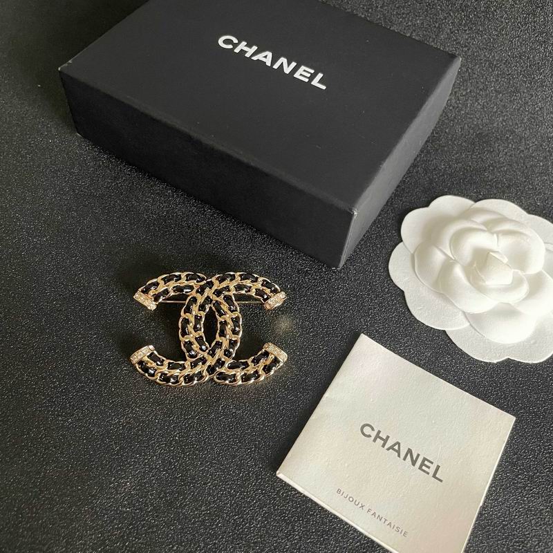 Chanel Brooch 10yxx08 (2)