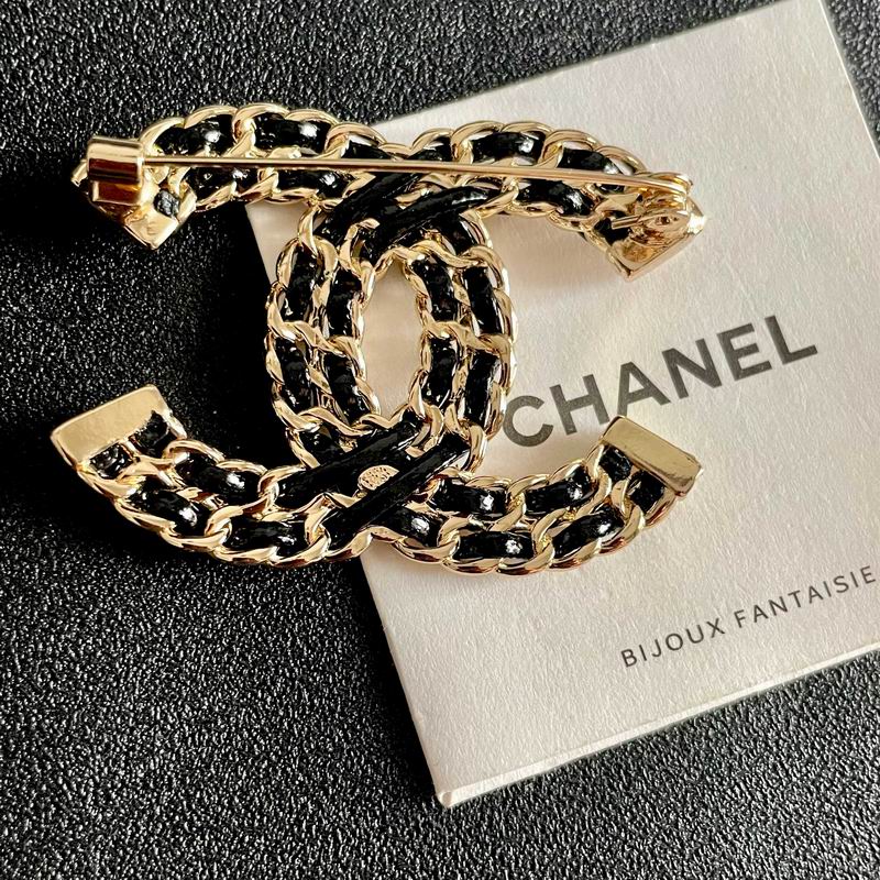 Chanel Brooch 10yxx08 (3)