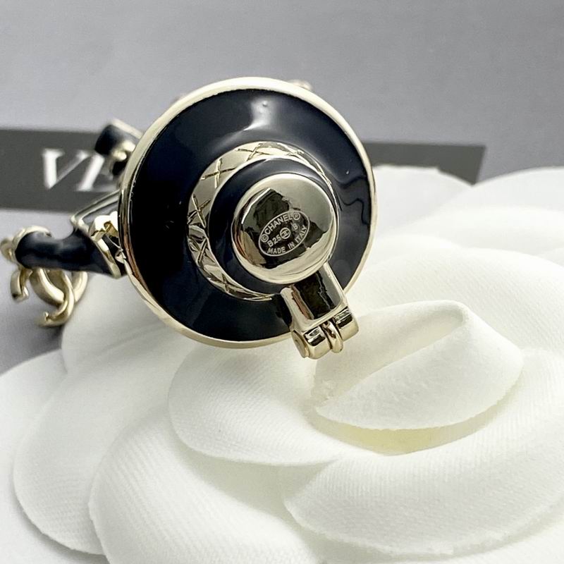 Chanel Brooch 10yxx09 (16)