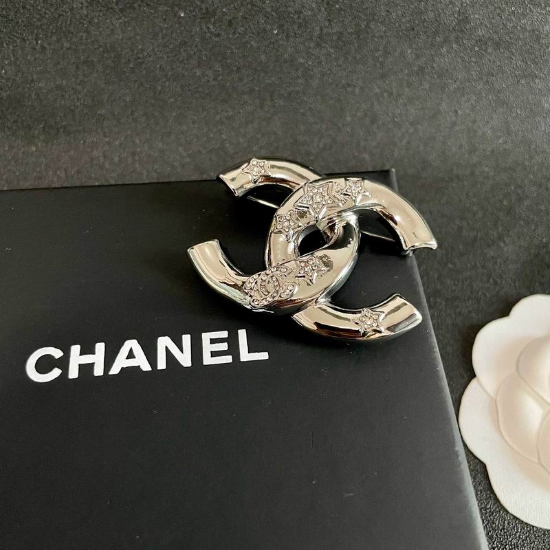 Chanel Brooch 10yxx10 (11)