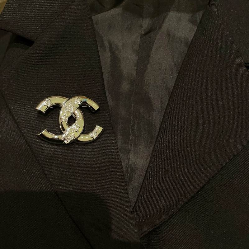 Chanel Brooch 10yxx10 (7)