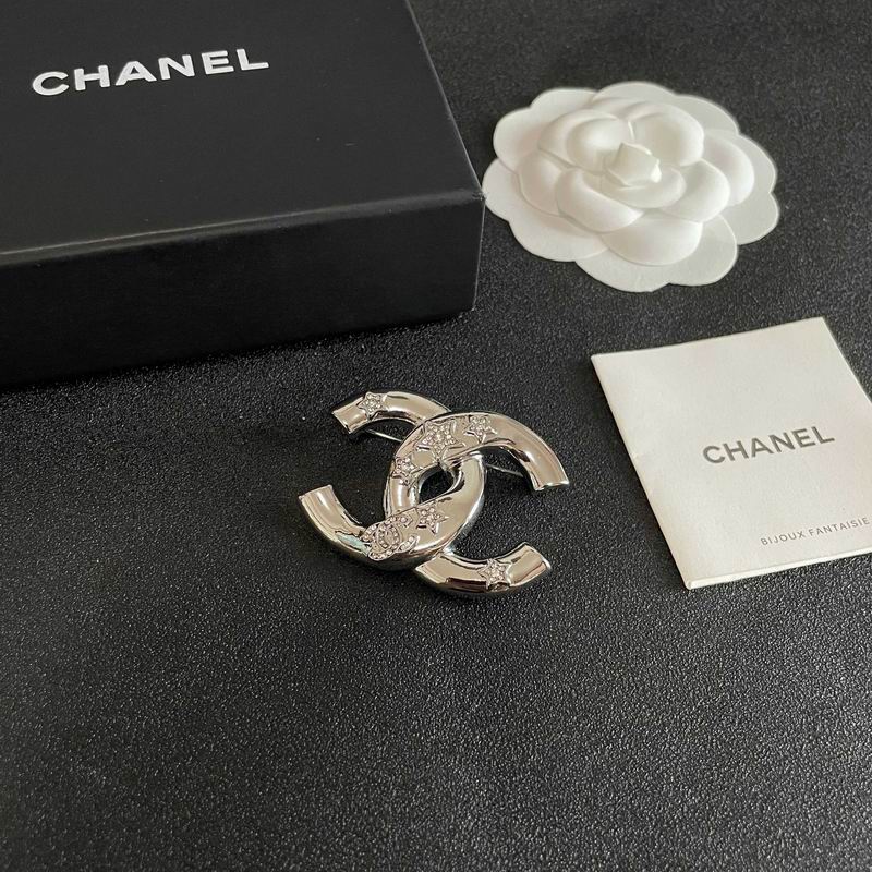 Chanel Brooch 10yxx10 (8)