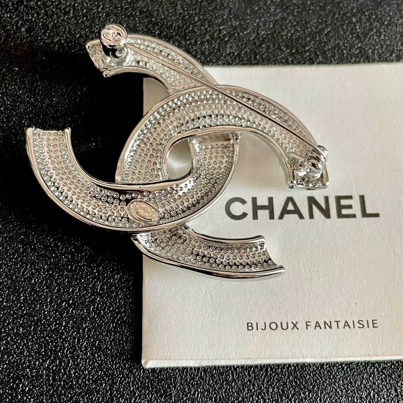 Chanel Brooch 10yxx10 (9)