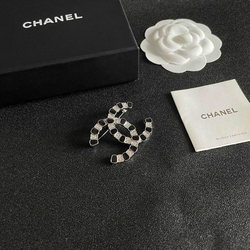 Chanel Brooch 10yxx100 (3)