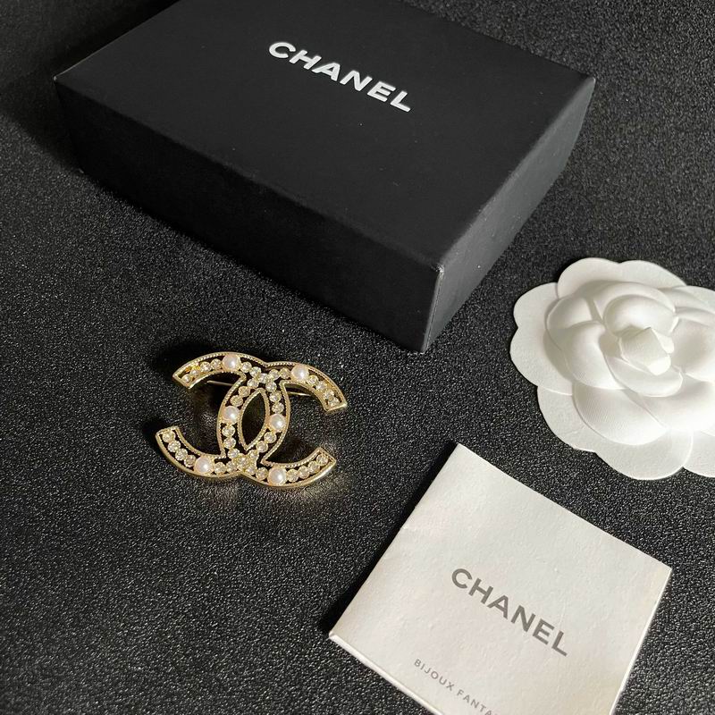 Chanel Brooch 10yxx11 (2)