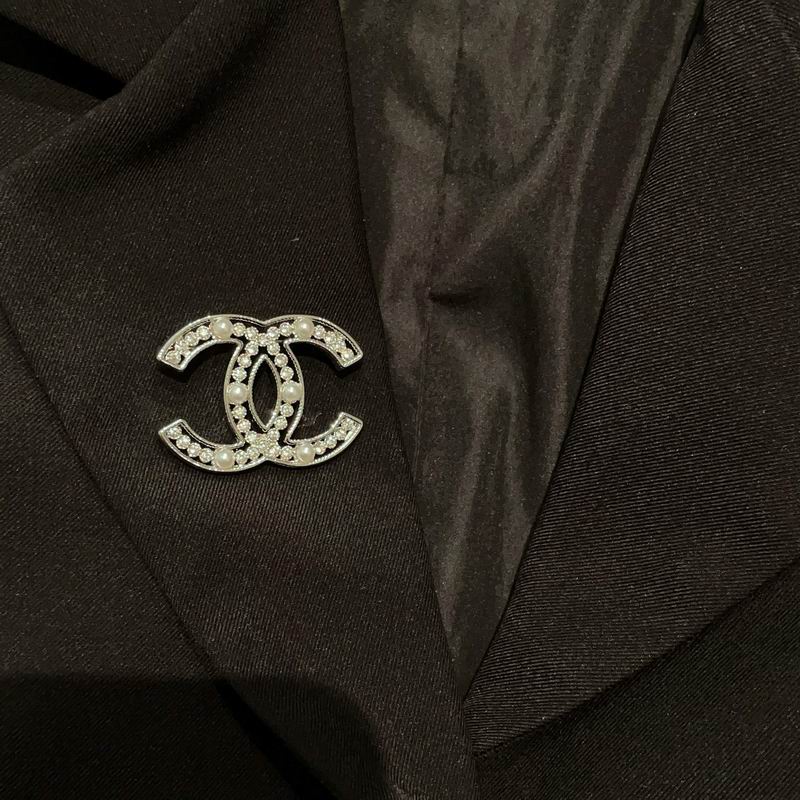 Chanel Brooch 10yxx11 (8)