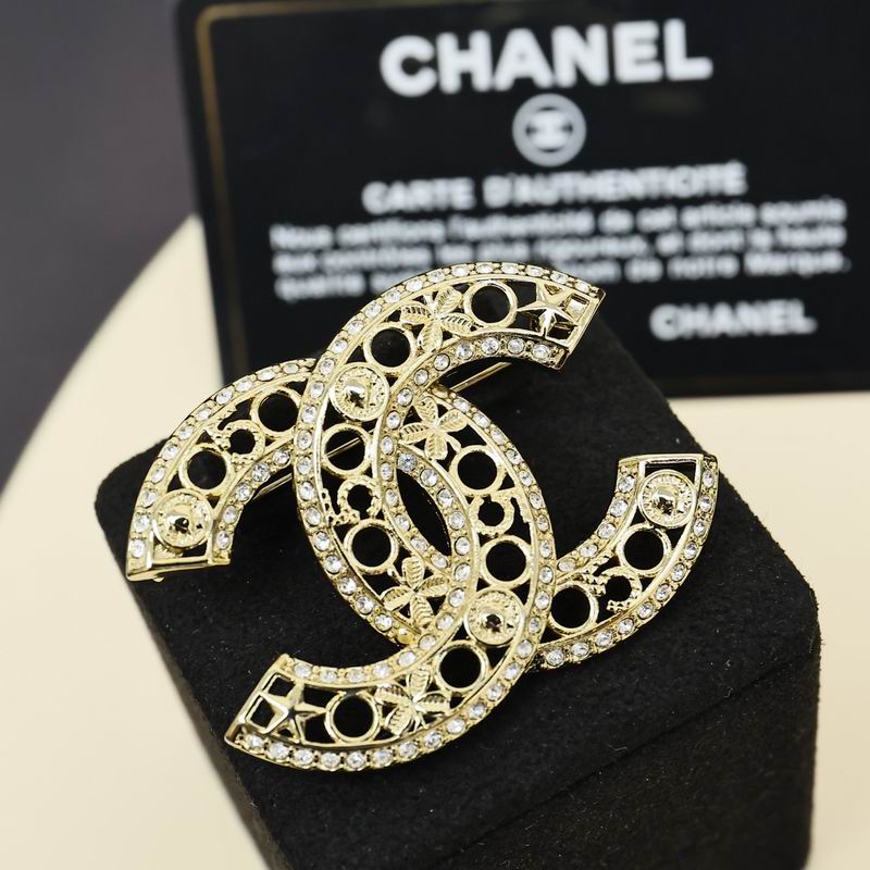 Chanel Brooch 10yxx12 (1)