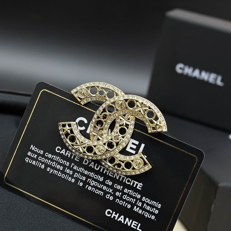 Chanel Brooch 10yxx12 (2)