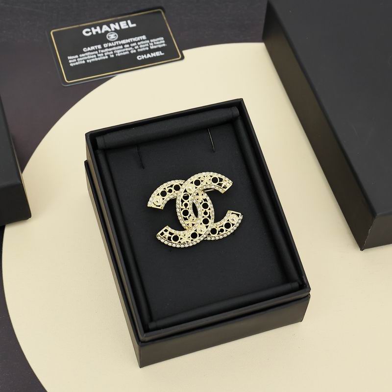 Chanel Brooch 10yxx12 (3)