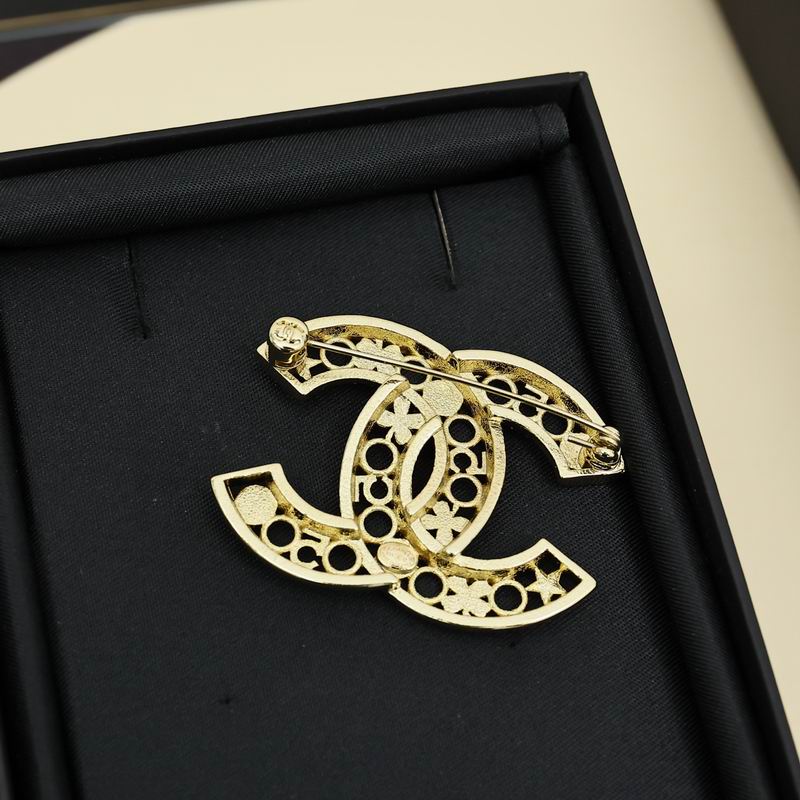 Chanel Brooch 10yxx12 (5)
