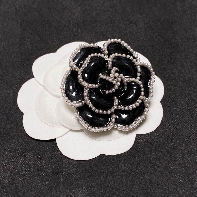 Chanel Brooch 10yxx13 (2)