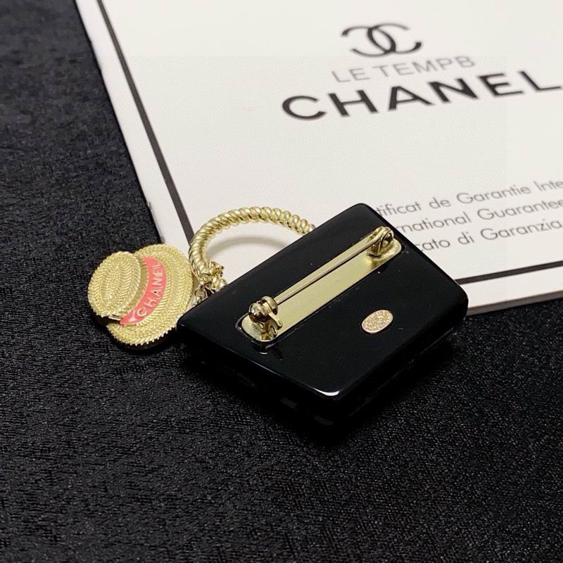 Chanel Brooch 10yxx14 (3)
