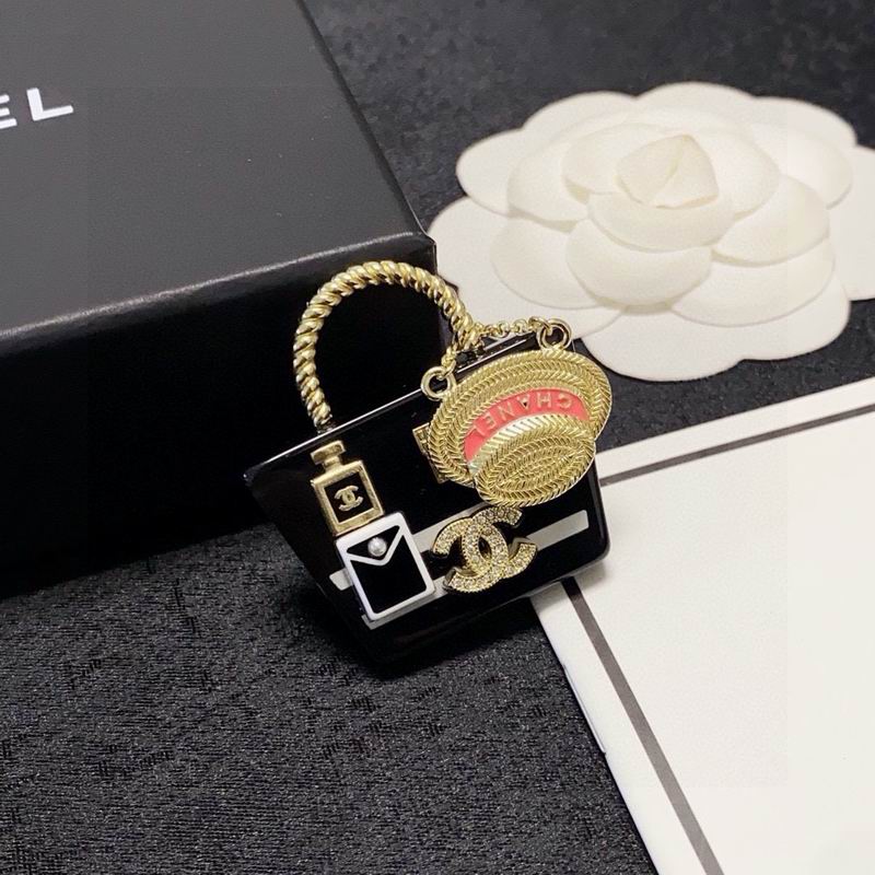 Chanel Brooch 10yxx14 (5)