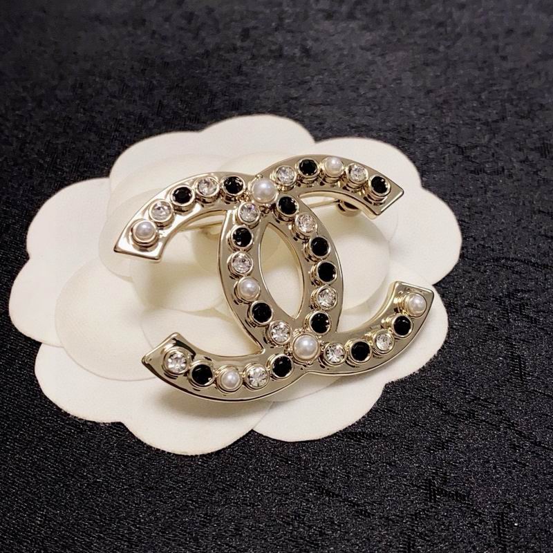 Chanel Brooch 10yxx15 (2)