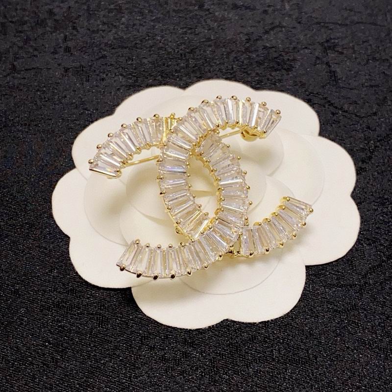 Chanel Brooch 10yxx16 (1)