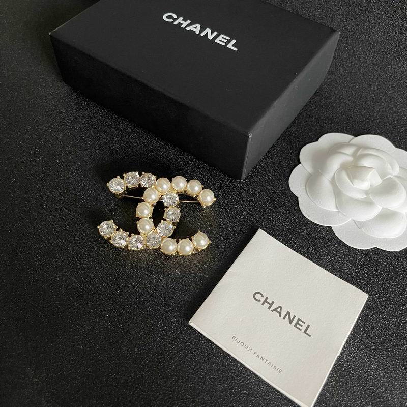 Chanel Brooch 10yxx19 (2)