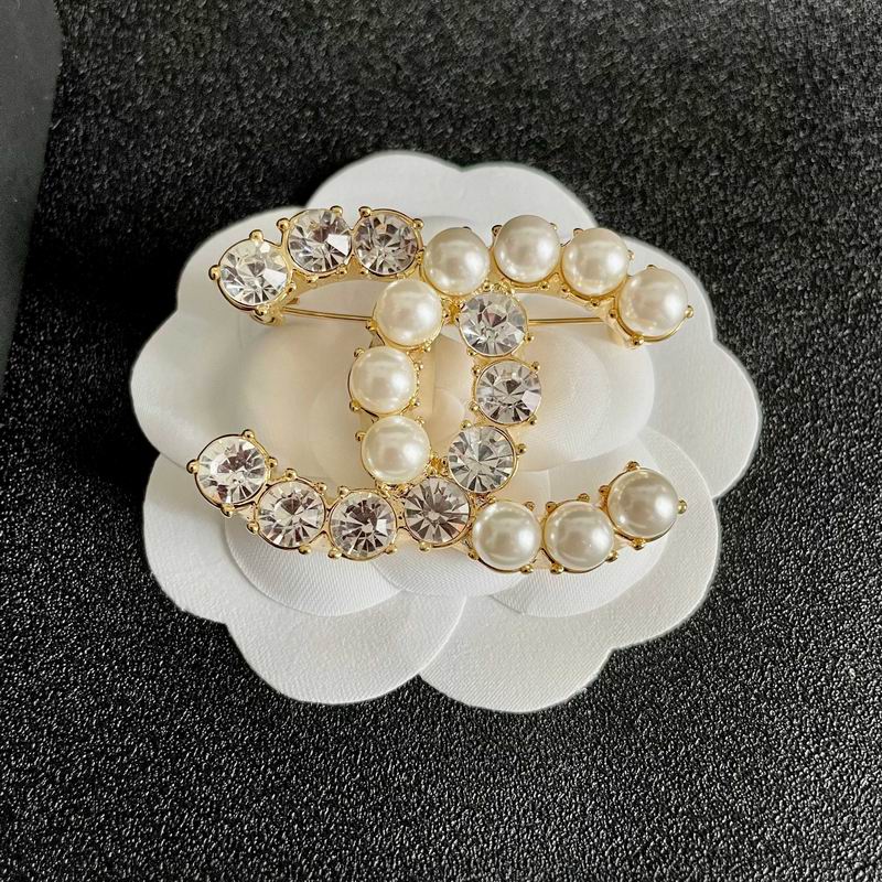 Chanel Brooch 10yxx19 (5)