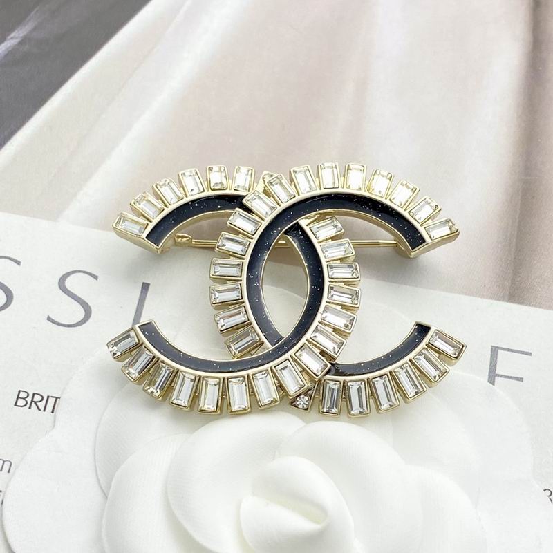 Chanel Brooch 10yxx20 (3)