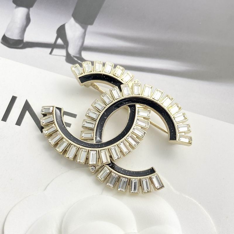 Chanel Brooch 10yxx20 (4)