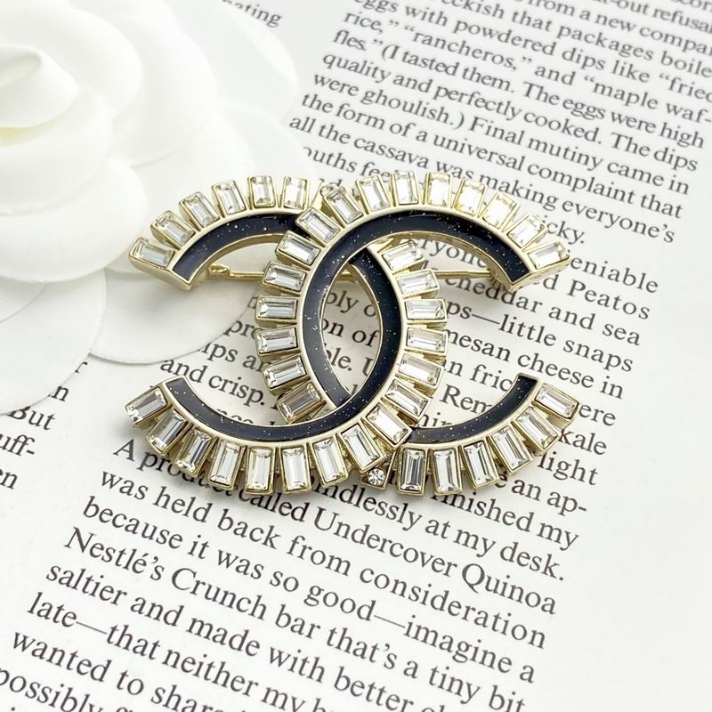 Chanel Brooch 10yxx20 (5)