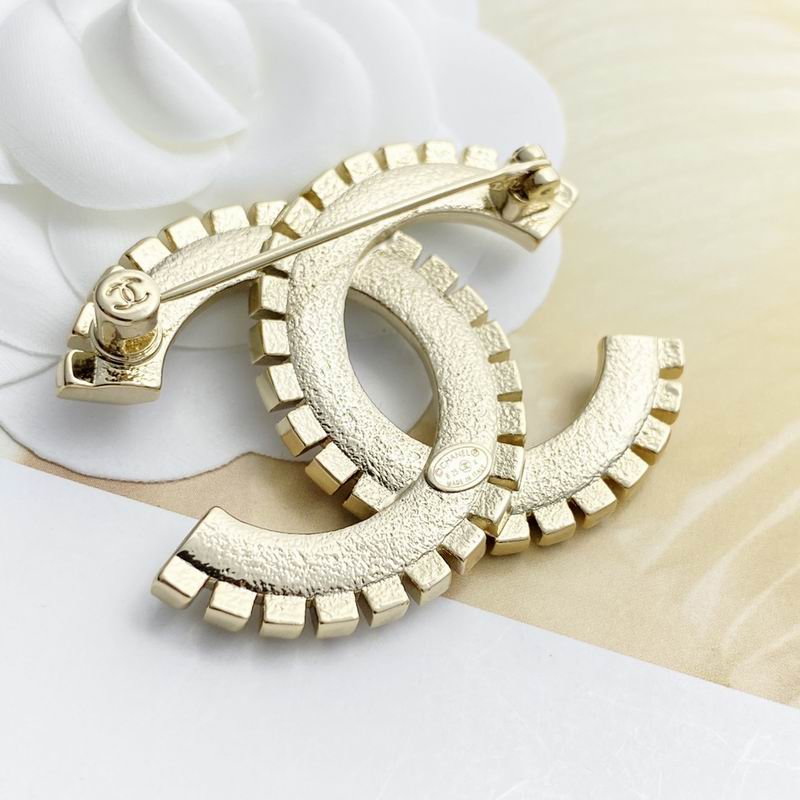 Chanel Brooch 10yxx20 (6)