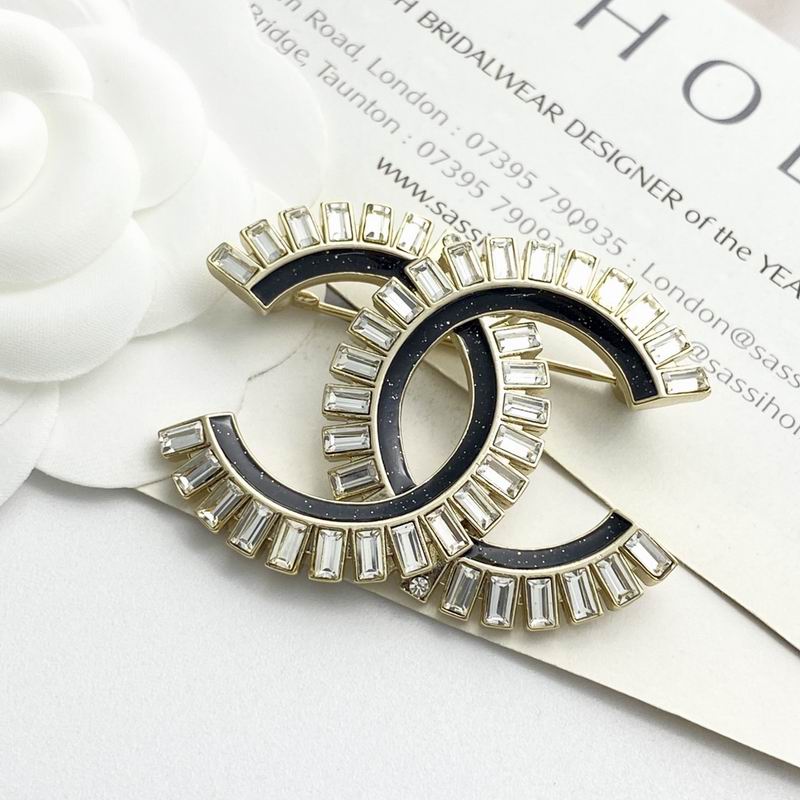 Chanel Brooch 10yxx20 (8)