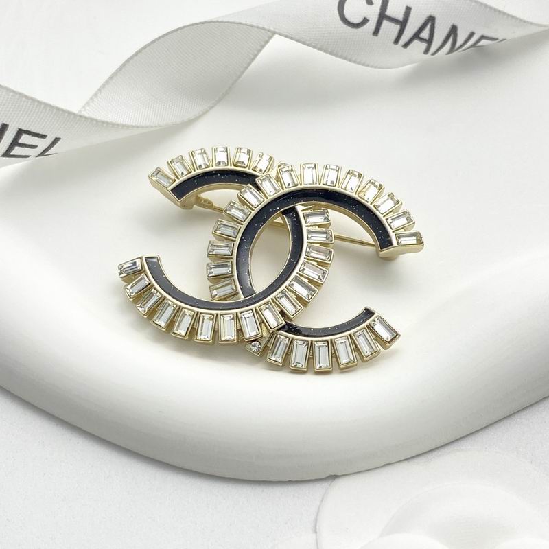 Chanel Brooch 10yxx20 (9)