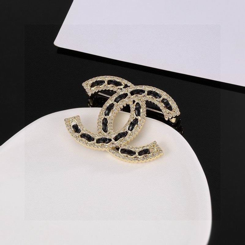 Chanel Brooch 10yxx21 (7)