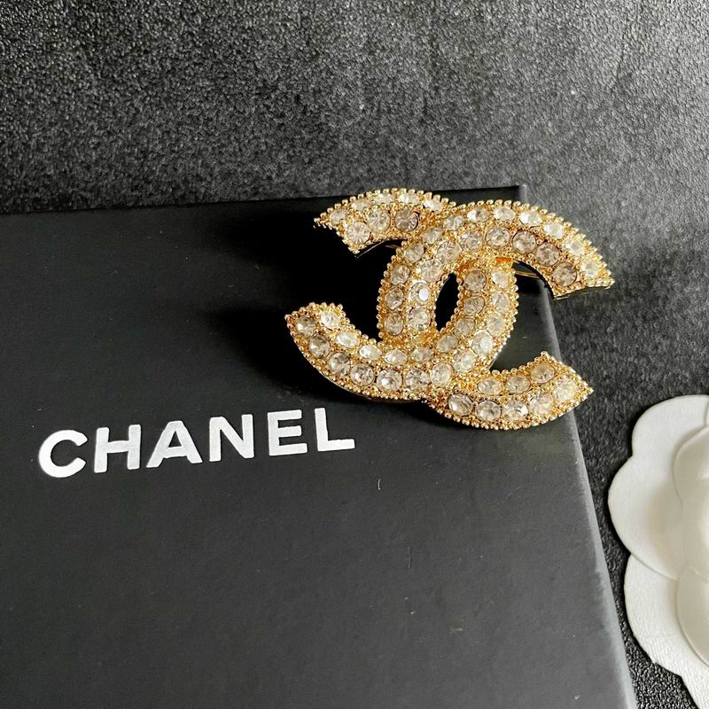 Chanel Brooch 10yxx22 (6)