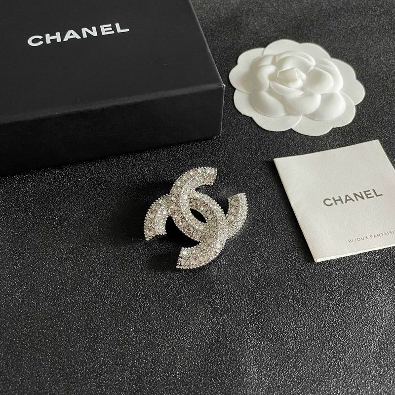 Chanel Brooch 10yxx22 (7)