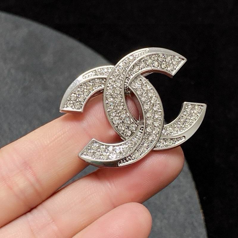 Chanel Brooch 10yxx24 (6)