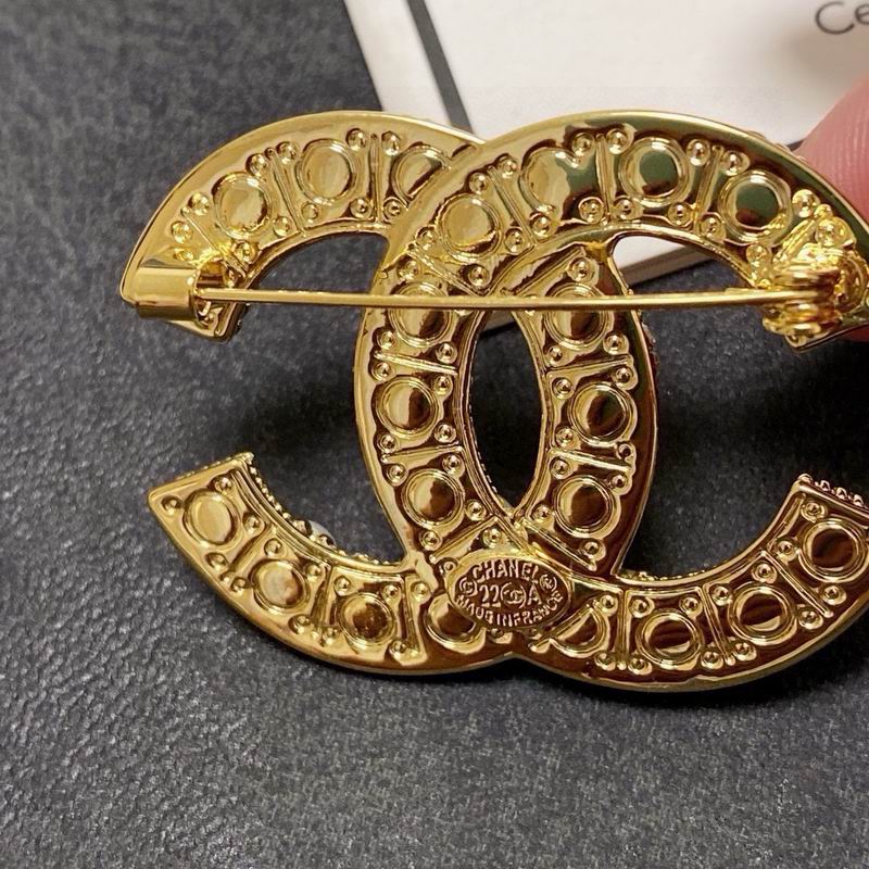 Chanel Brooch 10yxx25 (2)