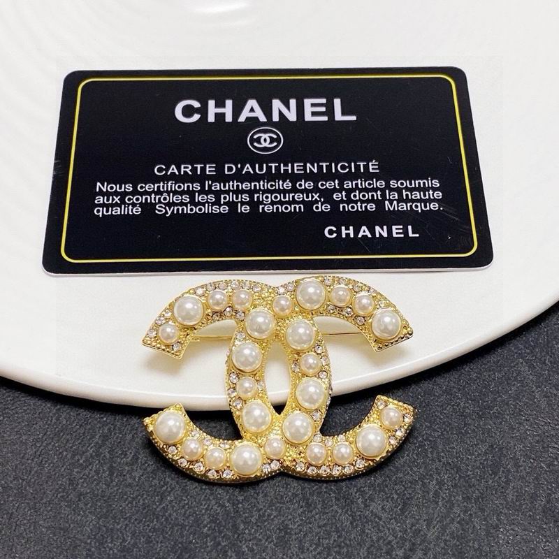 Chanel Brooch 10yxx25 (3)