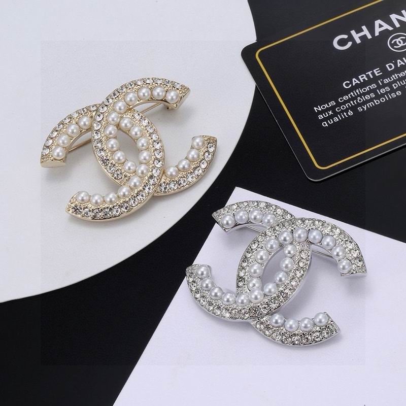 Chanel Brooch 10yxx26 (1)