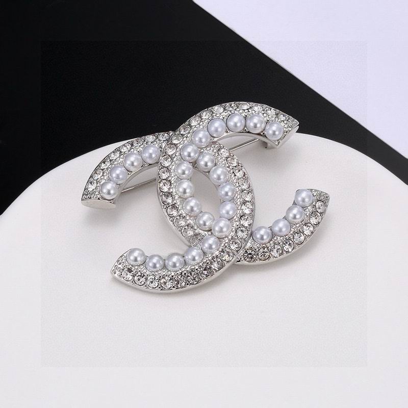 Chanel Brooch 10yxx26 (3)