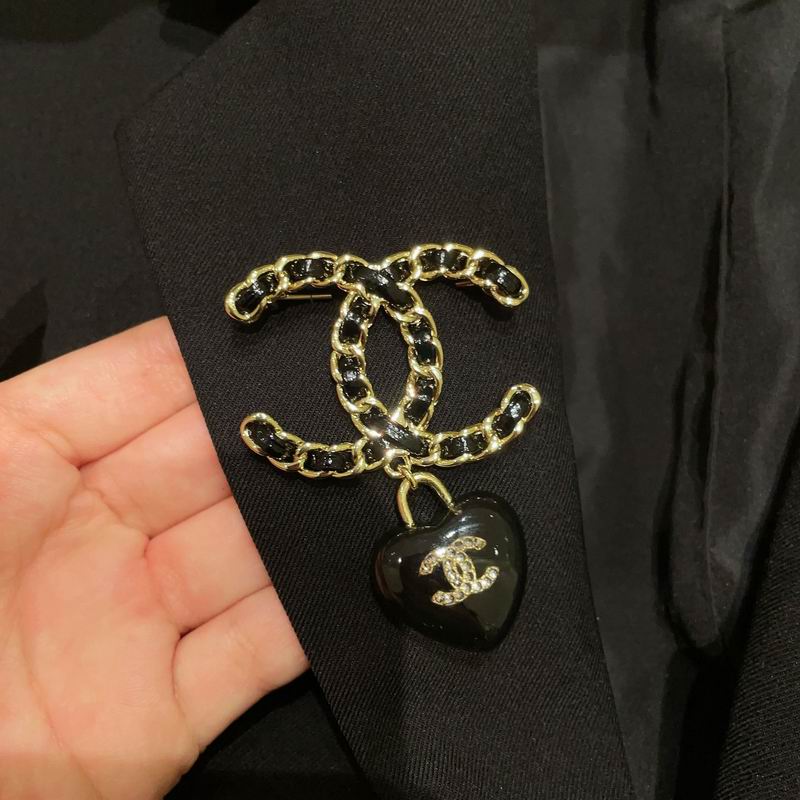 Chanel Brooch 10yxx27 (1)