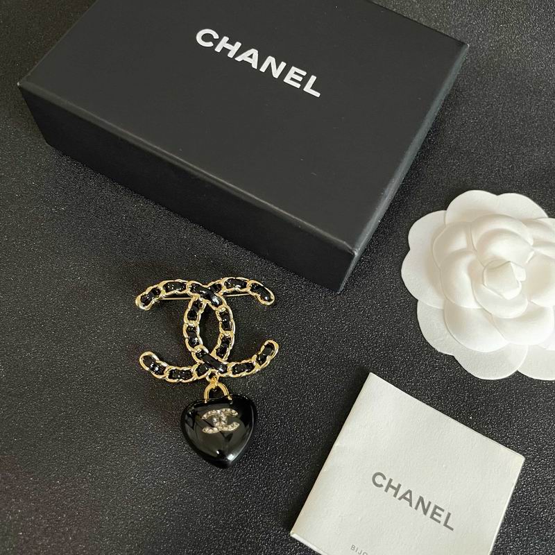 Chanel Brooch 10yxx27 (3)
