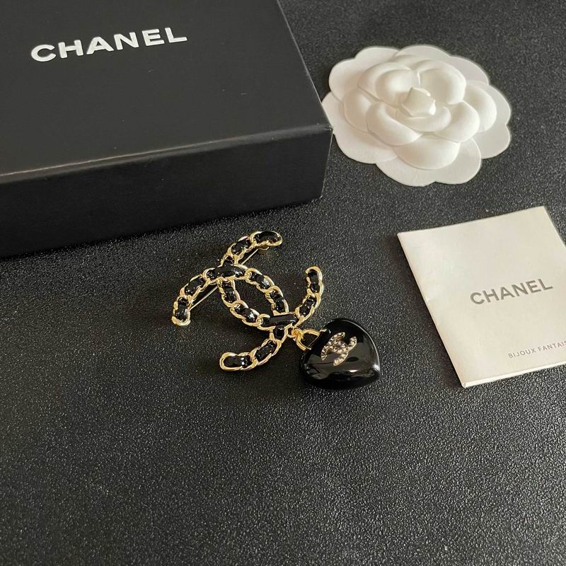Chanel Brooch 10yxx27 (4)