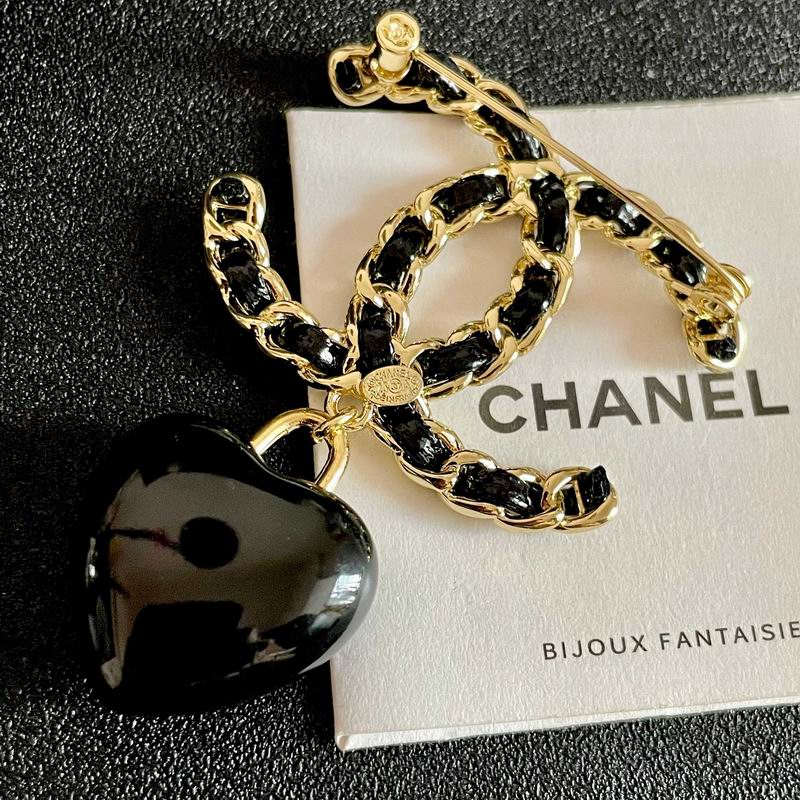 Chanel Brooch 10yxx27 (5)