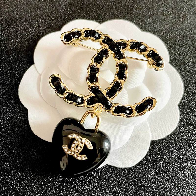Chanel Brooch 10yxx27 (6)
