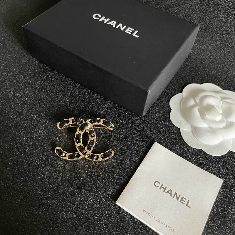 Chanel Brooch 10yxx28 (10)